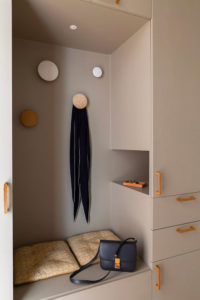 Appartement Faubourg Saint-Denis : vestiaire